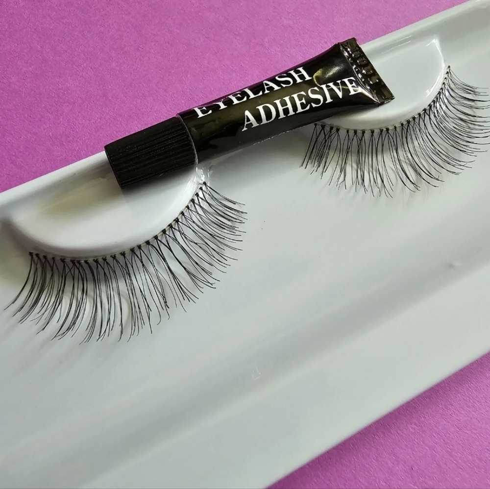 False eyelashes 10 pack of Mirabelle with adhesive. 100% Human Hair.